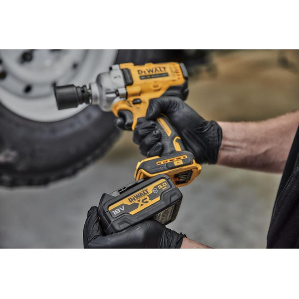 Zdjęcie 8 - Klucz udarowy akumulatorowy DeWalt DCF891P2G ½” 812Nm 18V XR 2x5Ah