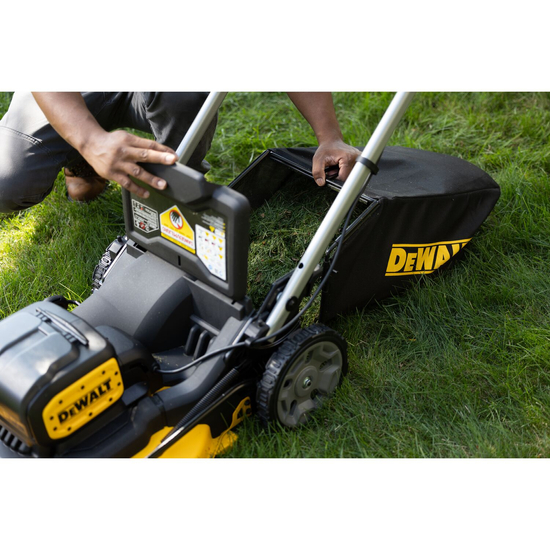 Zdjęcie 13 - Kosiarka akumulatorowa bez napędu 53cm 2x18Ah DeWalt DCMWP134N