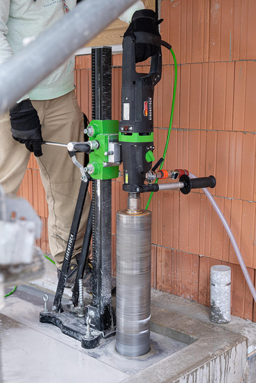 Zdjęcie 5 - Wiertnica DBE 162 Eibenstock diamentowa zestaw ze statywem 2200W do pracy na sucho i mokro 03E35000