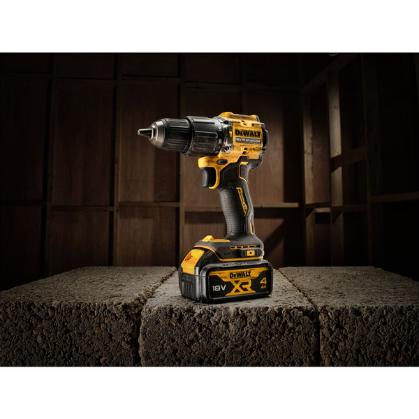 Zdjęcie 11 - Wiertarko-wkrętarka akumulatorowa "100 lat" DeWalt DCD100YM2T 68Nm 18V XR 2x4.0Ah