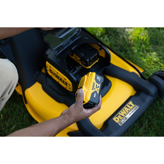 Zdjęcie 15 - Kosiarka akumulatorowa bez napędu 53cm 2x18Ah DeWalt DCMWP134N