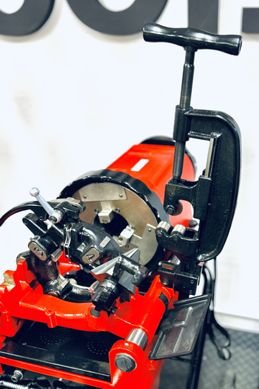 Zdjęcie 6 - Zestaw do gwintowania i rowkowania GTools Gwinciarka do rur 3'' GTronic 3 + rowkarka Gtools 2 - 6"