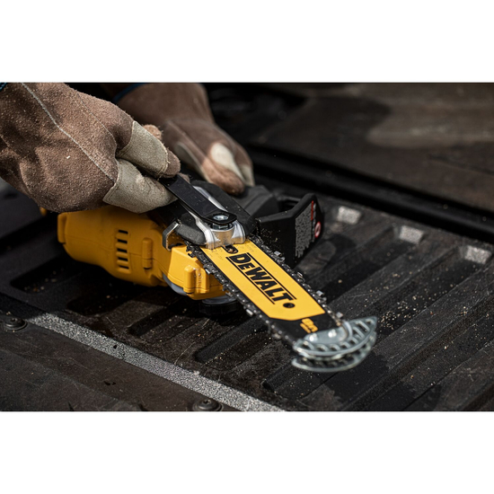 Zdjęcie 17 - Akumulatorowa mini piła łańcuchowa do gałęzi 20cm DeWALT DCMPS520P1-QW 1x5Ah + Torba + Gogle ochronne