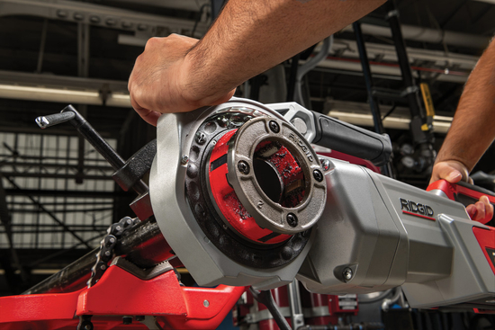Zdjęcie 9 - Gwintownica akumulatorowa 60V Ridgid 760 FXP Heavy Duty (11-R), 2 akumulatory FXP 4 Ah, ładowarka FXP, ramię wsporcze, walizka 