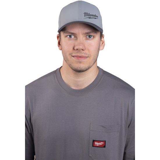 Zdjęcie 2 - Czapka z daszkiem Premium ciemnoszara L/XL Milwaukee 4932493104