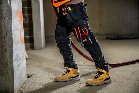 Zdjęcie 4 - Spodnie robocze FREE FLEX czarne Milwaukee 4932498193