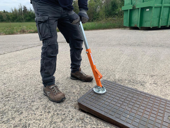 Zdjęcie 3 - XT4 Nano - Magnetyczny podnośnik pokryw włazów z wysuwanym uchwytem