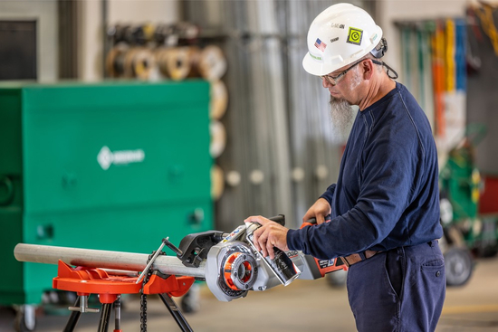Zdjęcie 7 - Gwintownica akumulatorowa 60V Ridgid 760 FXP Heavy Duty (11-R), 2 akumulatory FXP 4 Ah, ładowarka FXP, ramię wsporcze, walizka 
