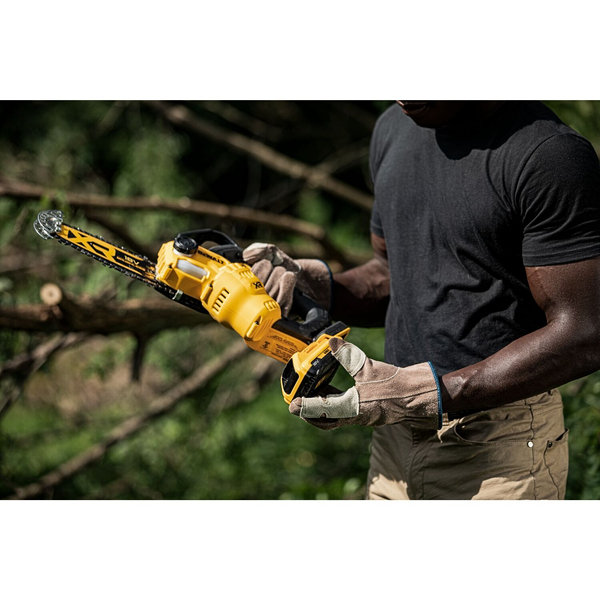 Zdjęcie 9 - Akumulatorowa mini piła łańcuchowa do gałęzi 20cm DeWALT DCMPS520N-XJ