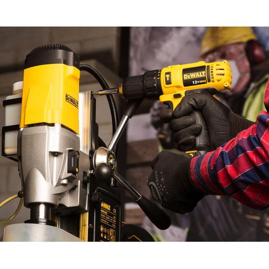 Zdjęcie 6 - Wiertarko-wkrętarka udarowa akumulatorowa DeWalt DCD716D2 30Nm 12V XR 2x2Ah
