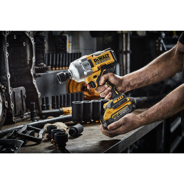 Zdjęcie 11 - Klucz udarowy akumulatorowy DeWalt DCF961H2T ½” 1626Nm 18V Powerstack 2x5Ah