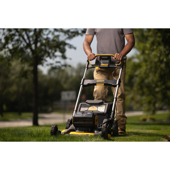 Zdjęcie 11 - Kosiarka akumulatorowa bez napędu 53cm 2x18Ah DeWalt DCMWP134N