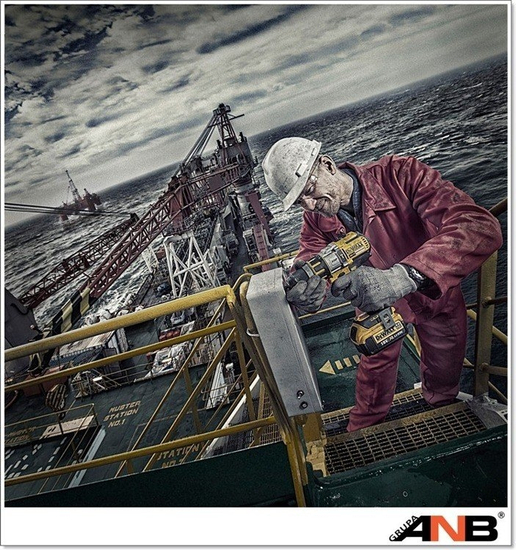 Zdjęcie 3 - Wiertarko-wkrętarka udarowa akumulatorowa DeWalt DCD996N 95Nm 18V XR